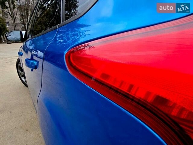 Синий Форд Фокус, объемом двигателя 2 л и пробегом 88 тыс. км за 9500 $, фото 8 на Automoto.ua