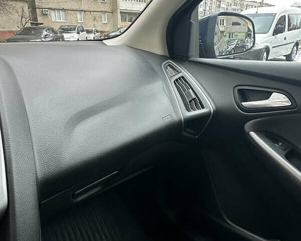Синій Форд Фокус, об'ємом двигуна 2 л та пробігом 195 тис. км за 8400 $, фото 8 на Automoto.ua
