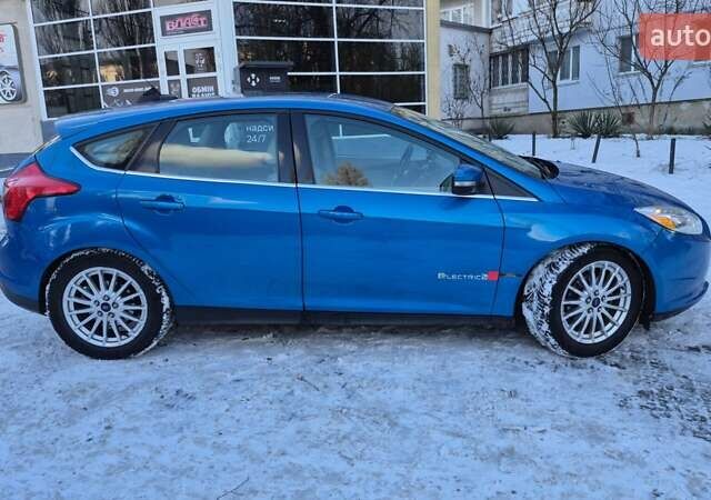 Синій Форд Фокус, об'ємом двигуна 0 л та пробігом 113 тис. км за 6999 $, фото 3 на Automoto.ua