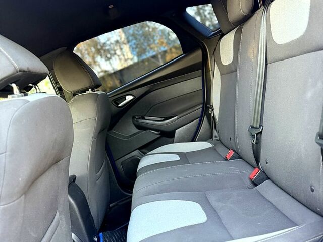 Синій Форд Фокус, об'ємом двигуна 2 л та пробігом 172 тис. км за 15999 $, фото 9 на Automoto.ua