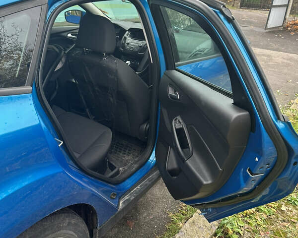 Синий Форд Фокус, объемом двигателя 2 л и пробегом 215 тыс. км за 7000 $, фото 11 на Automoto.ua