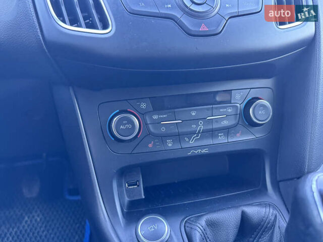 Форд Фокус 2015 в Черкассах на Automoto.ua Синий Форд Фокус, объемом двигателя 1 л и пробегом 216 тыс. км за 6300 $, фото 16 на Automoto.ua