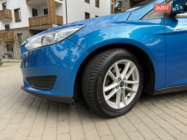 Синій Форд Фокус, об'ємом двигуна 2 л та пробігом 195 тис. км за 6850 $, фото 5 на Automoto.ua
