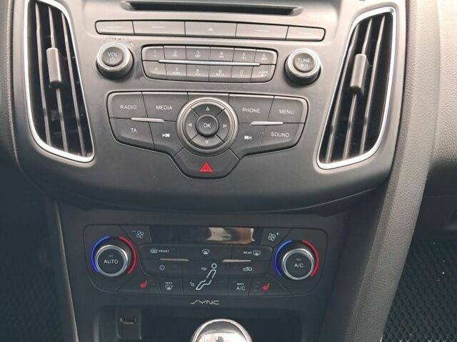 Форд Фокус 2015 в Киеве на Automoto.ua Синий Форд Фокус, объемом двигателя 1 л и пробегом 216 тыс. км за 5200 $, фото 12 на Automoto.ua