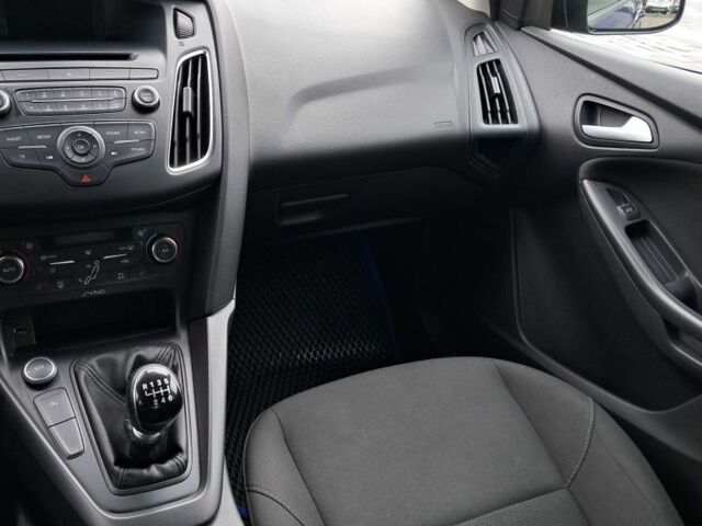 Форд Фокус 2015 в Киеве на Automoto.ua Синий Форд Фокус, объемом двигателя 1 л и пробегом 216 тыс. км за 5200 $, фото 16 на Automoto.ua