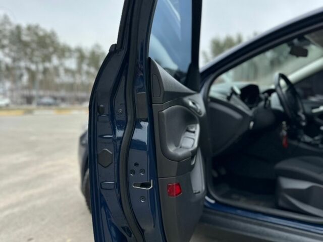 Синій Форд Фокус, об'ємом двигуна 1 л та пробігом 119 тис. км за 7100 $, фото 5 на Automoto.ua