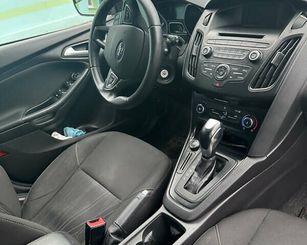 Синій Форд Фокус, об'ємом двигуна 2 л та пробігом 215 тис. км за 8000 $, фото 5 на Automoto.ua