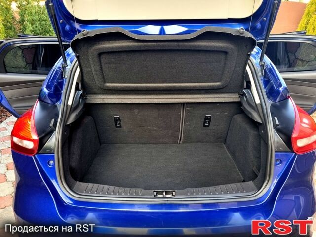 Синий Форд Фокус, объемом двигателя 1 л и пробегом 224 тыс. км за 5950 $, фото 11 на Automoto.ua