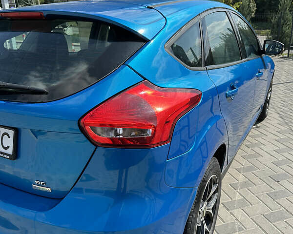 Синій Форд Фокус, об'ємом двигуна 1 л та пробігом 108 тис. км за 7500 $, фото 5 на Automoto.ua