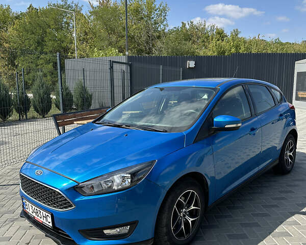 Синій Форд Фокус, об'ємом двигуна 1 л та пробігом 108 тис. км за 7500 $, фото 3 на Automoto.ua