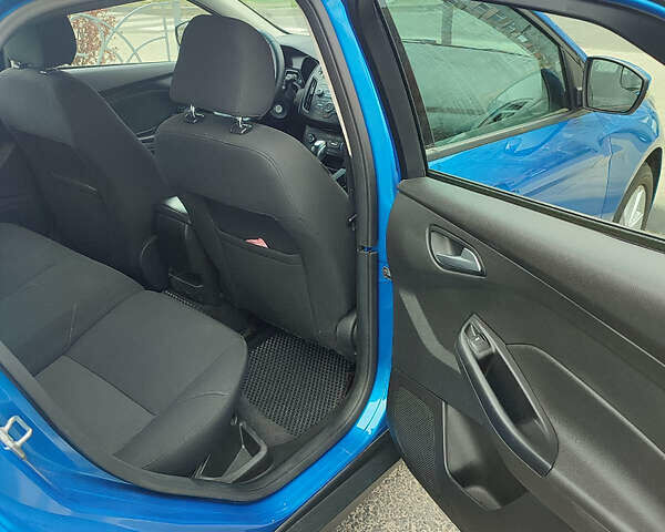 Синій Форд Фокус, об'ємом двигуна 2 л та пробігом 170 тис. км за 8500 $, фото 19 на Automoto.ua