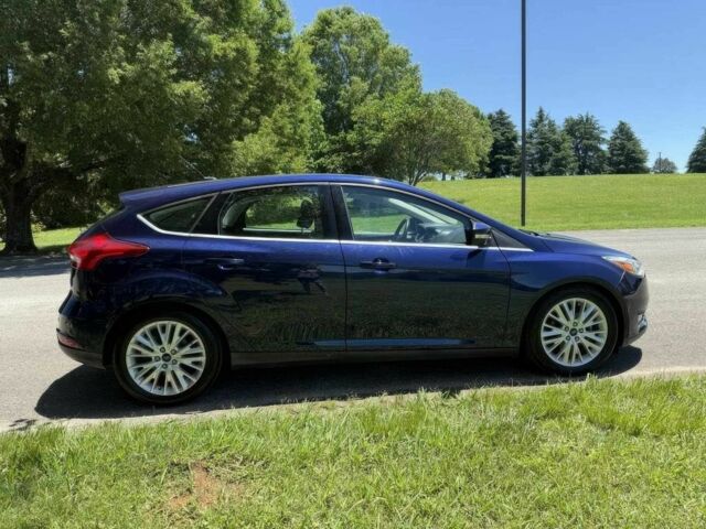 Синий Форд Фокус, объемом двигателя 2 л и пробегом 129 тыс. км за 5000 $, фото 2 на Automoto.ua