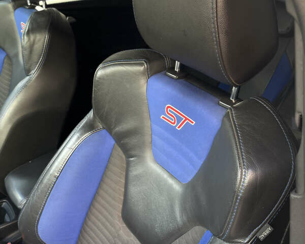 Синій Форд Фокус, об'ємом двигуна 2 л та пробігом 155 тис. км за 10500 $, фото 20 на Automoto.ua