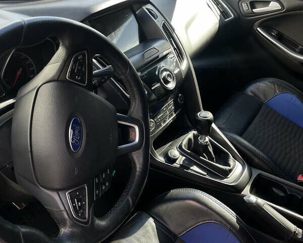 Синій Форд Фокус, об'ємом двигуна 2 л та пробігом 155 тис. км за 10500 $, фото 18 на Automoto.ua