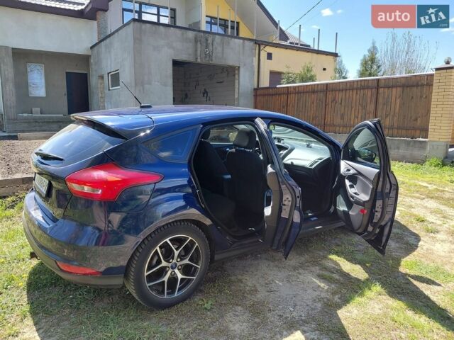 Синій Форд Фокус, об'ємом двигуна 2 л та пробігом 112 тис. км за 9100 $, фото 6 на Automoto.ua
