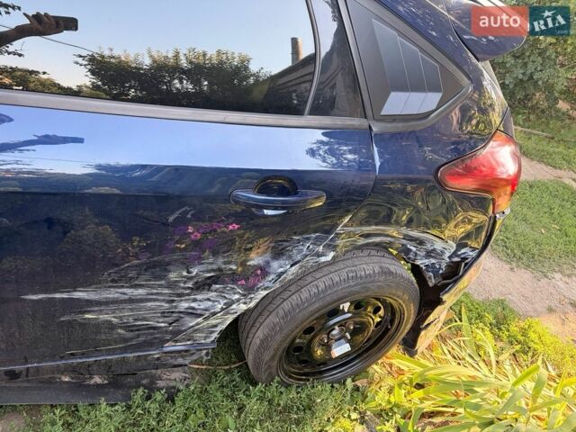 Синій Форд Фокус, об'ємом двигуна 2 л та пробігом 112 тис. км за 5000 $, фото 23 на Automoto.ua