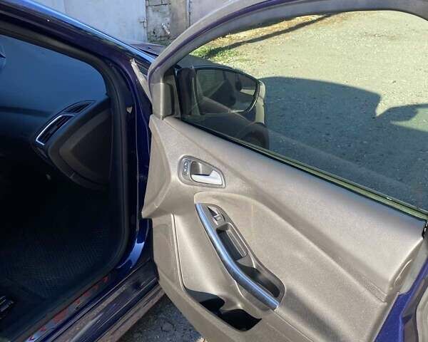 Синий Форд Фокус, объемом двигателя 2 л и пробегом 72 тыс. км за 12500 $, фото 4 на Automoto.ua