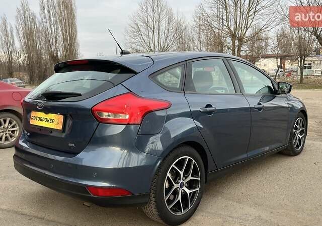 Синий Форд Фокус, объемом двигателя 2 л и пробегом 114 тыс. км за 9700 $, фото 6 на Automoto.ua