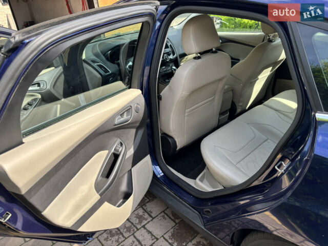 Синий Форд Фокус, объемом двигателя 0 л и пробегом 155 тыс. км за 9200 $, фото 5 на Automoto.ua