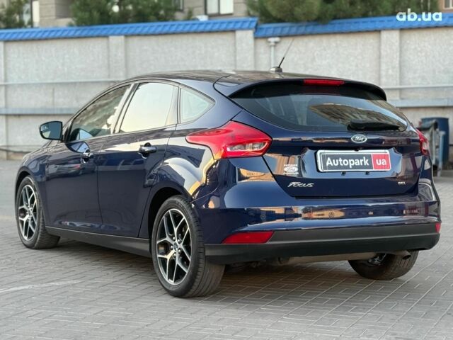 Синий Форд Фокус, объемом двигателя 2 л и пробегом 102 тыс. км за 9990 $, фото 5 на Automoto.ua