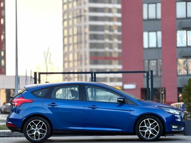 Синій Форд Фокус, об'ємом двигуна 2 л та пробігом 144 тис. км за 8900 $, фото 4 на Automoto.ua