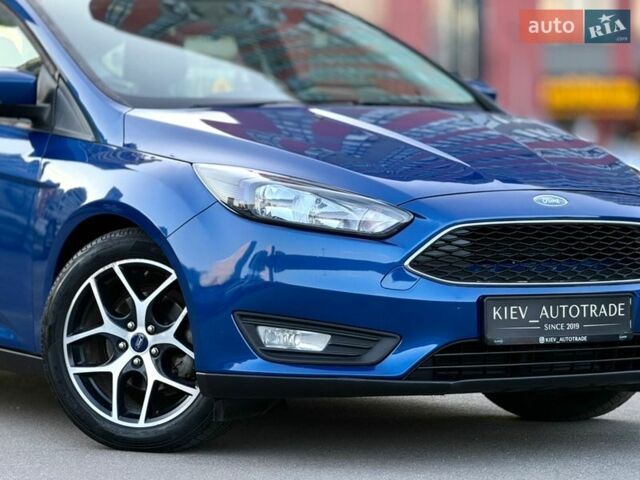 Синий Форд Фокус, объемом двигателя 2 л и пробегом 144 тыс. км за 8900 $, фото 2 на Automoto.ua