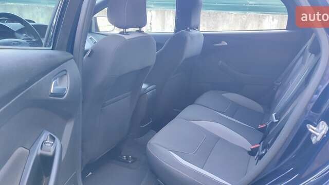 Синий Форд Фокус, объемом двигателя 2 л и пробегом 32 тыс. км за 11000 $, фото 9 на Automoto.ua