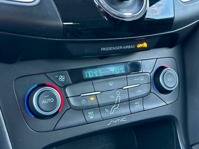 Синій Форд Фокус, об'ємом двигуна 2 л та пробігом 144 тис. км за 8900 $, фото 15 на Automoto.ua