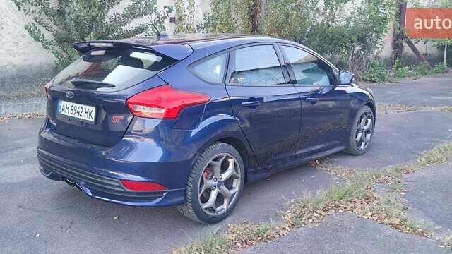Синий Форд Фокус, объемом двигателя 2 л и пробегом 32 тыс. км за 11000 $, фото 4 на Automoto.ua