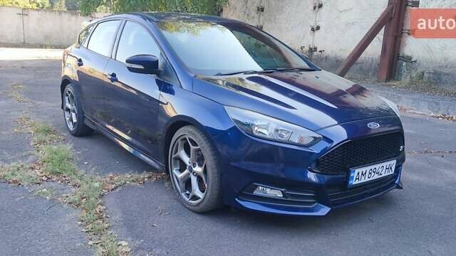 Синий Форд Фокус, объемом двигателя 2 л и пробегом 32 тыс. км за 11000 $, фото 2 на Automoto.ua