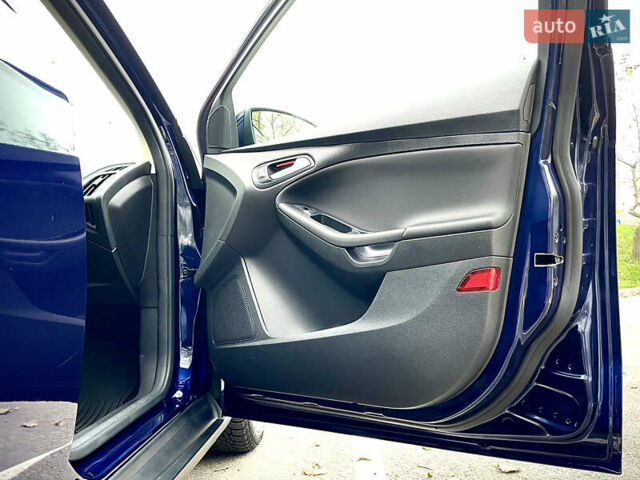 Синий Форд Фокус, объемом двигателя 2 л и пробегом 57 тыс. км за 11200 $, фото 59 на Automoto.ua