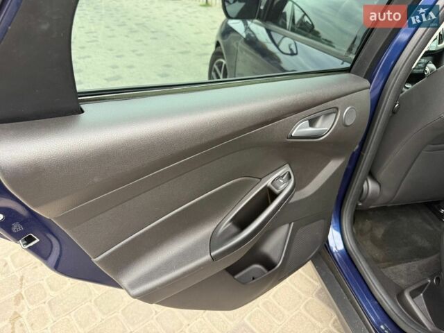 Синій Форд Фокус, об'ємом двигуна 2 л та пробігом 60 тис. км за 7300 $, фото 11 на Automoto.ua