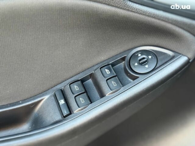 Синий Форд Фокус, объемом двигателя 2 л и пробегом 102 тыс. км за 9990 $, фото 16 на Automoto.ua