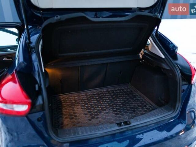 Синий Форд Фокус, объемом двигателя 1.6 л и пробегом 202 тыс. км за 8200 $, фото 13 на Automoto.ua