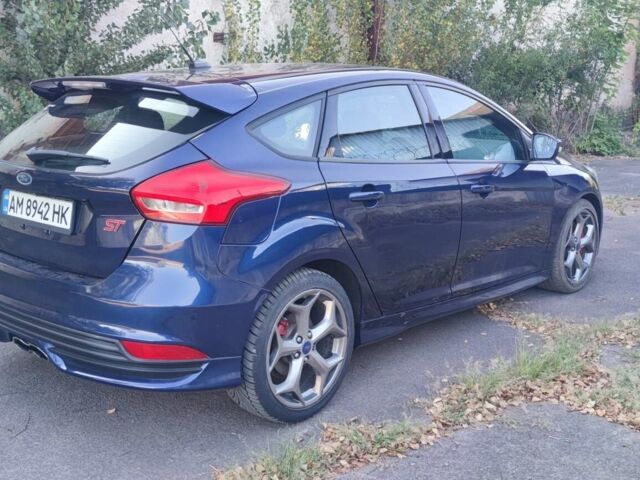 Синий Форд Фокус, объемом двигателя 2 л и пробегом 32 тыс. км за 12600 $, фото 4 на Automoto.ua