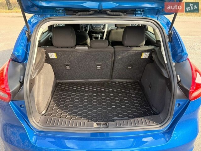 Синій Форд Фокус, об'ємом двигуна 2 л та пробігом 122 тис. км за 8200 $, фото 17 на Automoto.ua