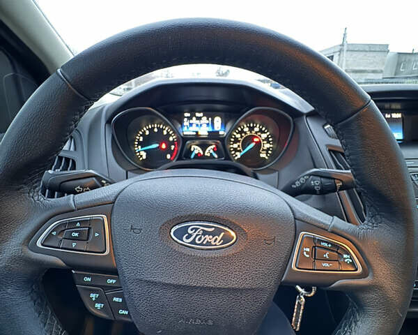 Синий Форд Фокус, объемом двигателя 2 л и пробегом 117 тыс. км за 9800 $, фото 8 на Automoto.ua