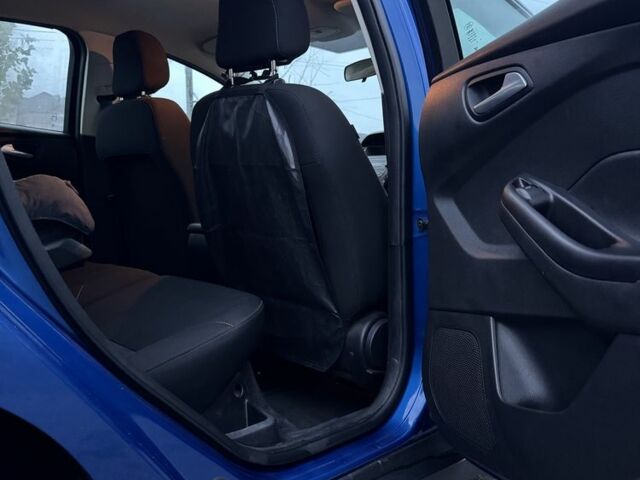 Синій Форд Фокус, об'ємом двигуна 2 л та пробігом 117 тис. км за 10200 $, фото 7 на Automoto.ua