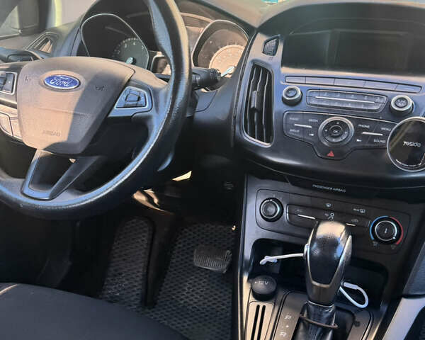 Синий Форд Фокус, объемом двигателя 2 л и пробегом 120 тыс. км за 8900 $, фото 9 на Automoto.ua