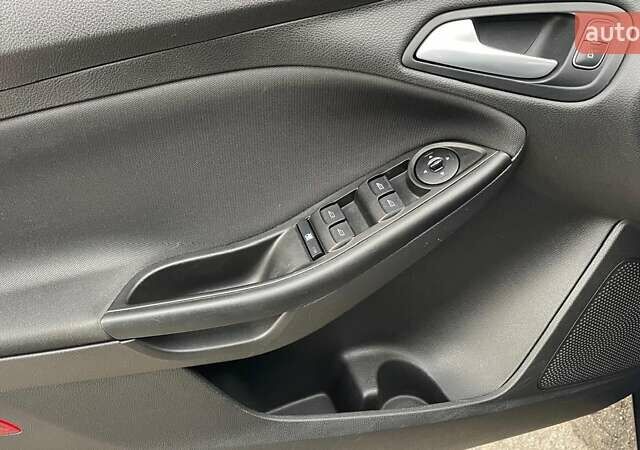 Синий Форд Фокус, объемом двигателя 2 л и пробегом 124 тыс. км за 9500 $, фото 10 на Automoto.ua