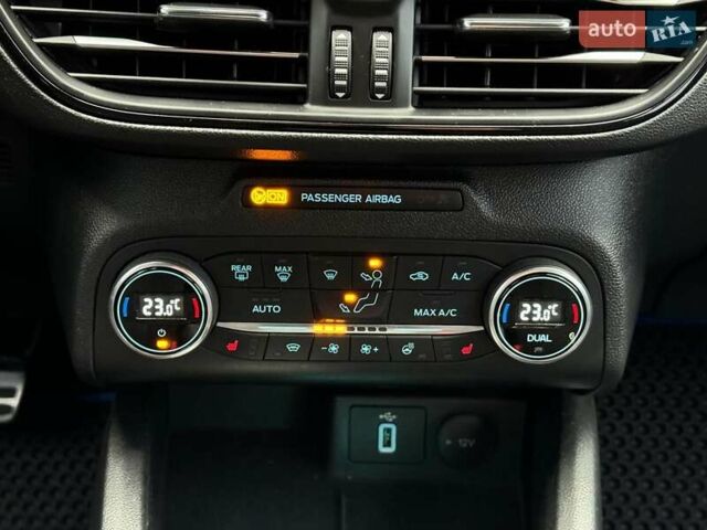 Синий Форд Фокус, объемом двигателя 1.5 л и пробегом 116 тыс. км за 15240 $, фото 29 на Automoto.ua