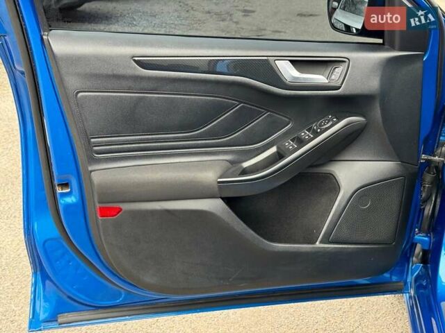 Синий Форд Фокус, объемом двигателя 1.5 л и пробегом 116 тыс. км за 15240 $, фото 12 на Automoto.ua