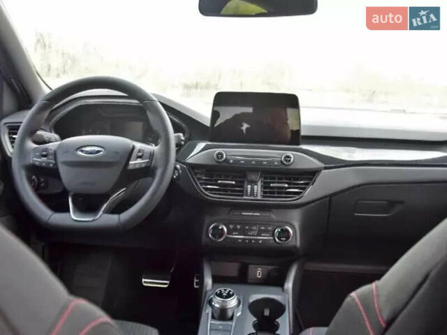 Синий Форд Фокус, объемом двигателя 1.5 л и пробегом 26 тыс. км за 18700 $, фото 4 на Automoto.ua