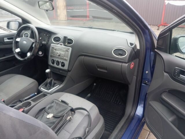 Синий Форд Фокус, объемом двигателя 1.6 л и пробегом 370 тыс. км за 4200 $, фото 7 на Automoto.ua