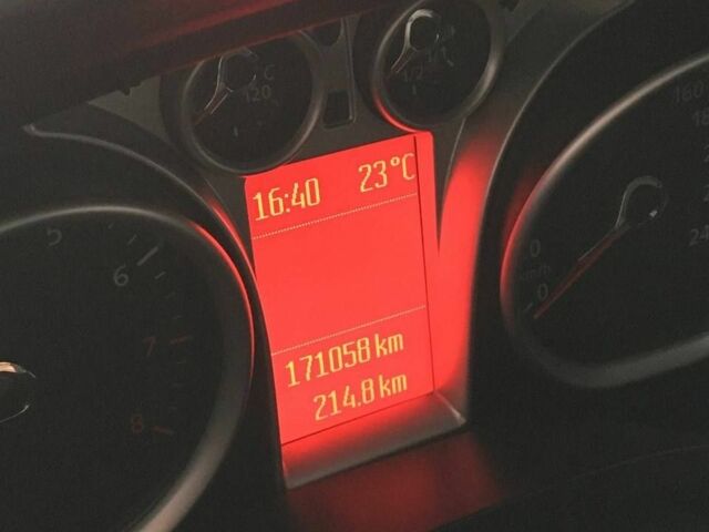 Синий Форд Фокус, объемом двигателя 1.6 л и пробегом 171 тыс. км за 6100 $, фото 4 на Automoto.ua