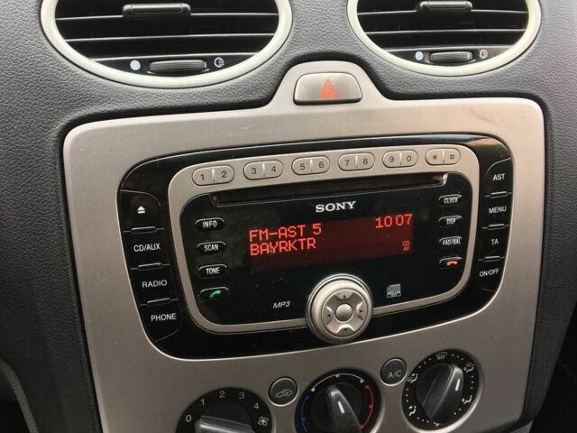 Синий Форд Фокус, объемом двигателя 1.6 л и пробегом 171 тыс. км за 6100 $, фото 6 на Automoto.ua