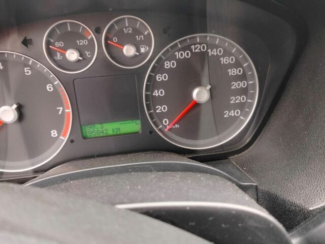 Синій Форд Фокус, об'ємом двигуна 1.8 л та пробігом 196 тис. км за 4450 $, фото 3 на Automoto.ua