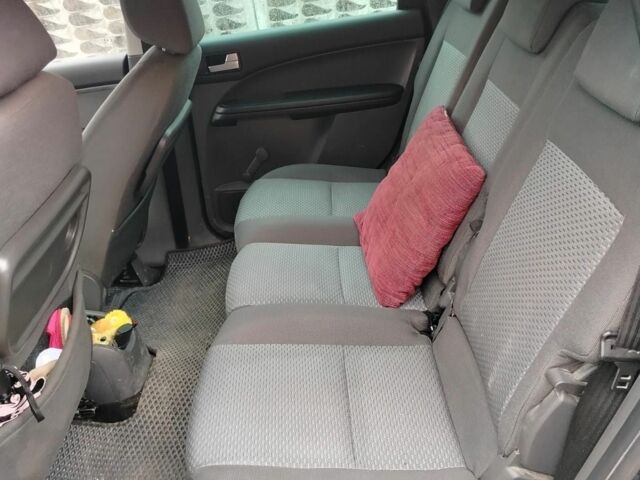 Синій Форд Фокус, об'ємом двигуна 1.8 л та пробігом 196 тис. км за 4450 $, фото 4 на Automoto.ua