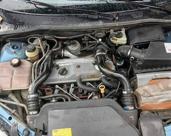Синій Форд Фокус, об'ємом двигуна 1.8 л та пробігом 356 тис. км за 1650 $, фото 4 на Automoto.ua