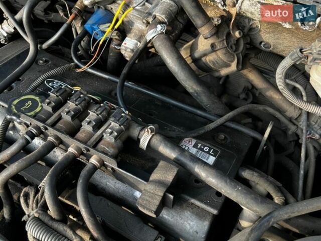 Синій Форд Фокус, об'ємом двигуна 1.6 л та пробігом 288 тис. км за 2550 $, фото 18 на Automoto.ua